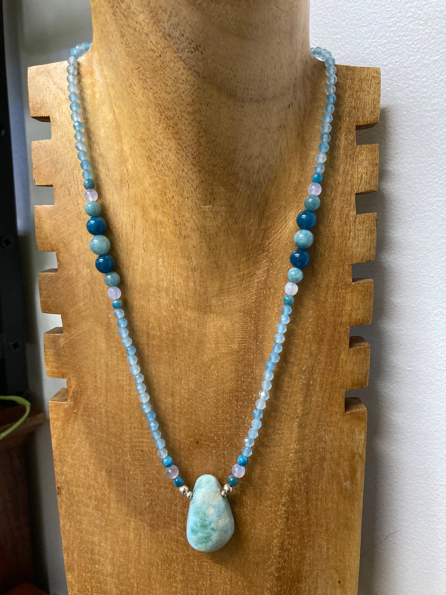 Larimer Necklace